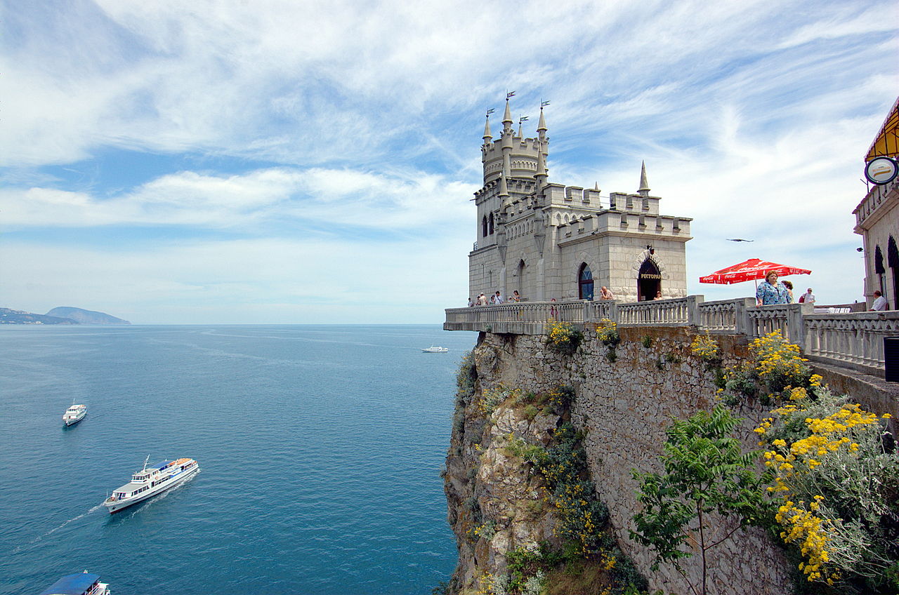 Built in 1912, the Swallow's Nest is one of the Neo-Gothic <i>châteaux fantastiques</i> near Yalta in Russia-occupied Crimea. The castle has become the best-known symbol of the peninsula. (Image: Wikipedia)