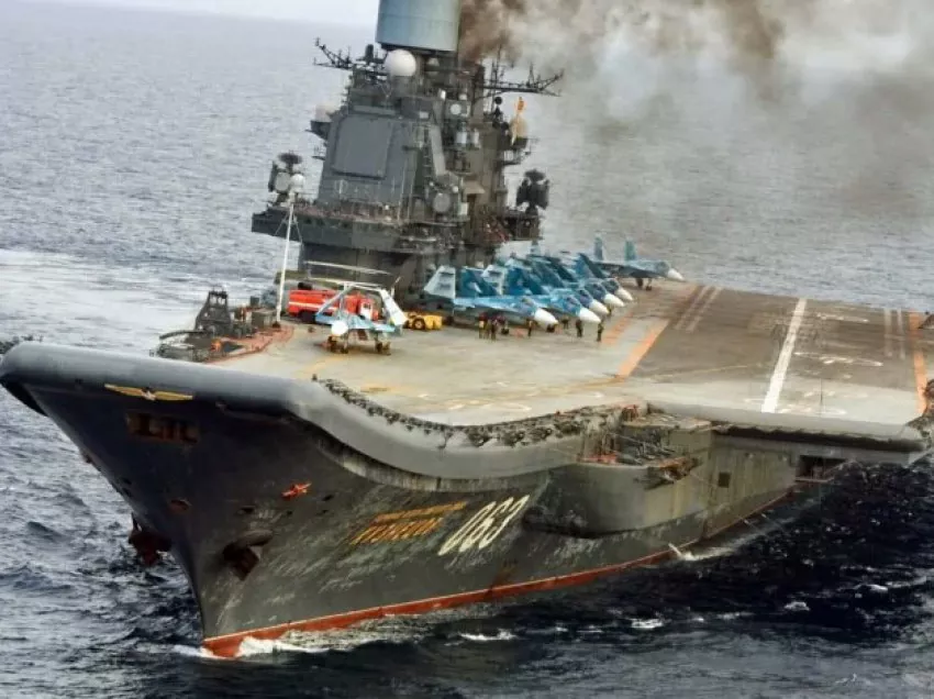 Russia's only aircraft carrier Admiral Kuznetsov on its way to Syria in October 2016 to participate in Putin's campaign to defend the dictatorial Assad regime. (Photo: social media)