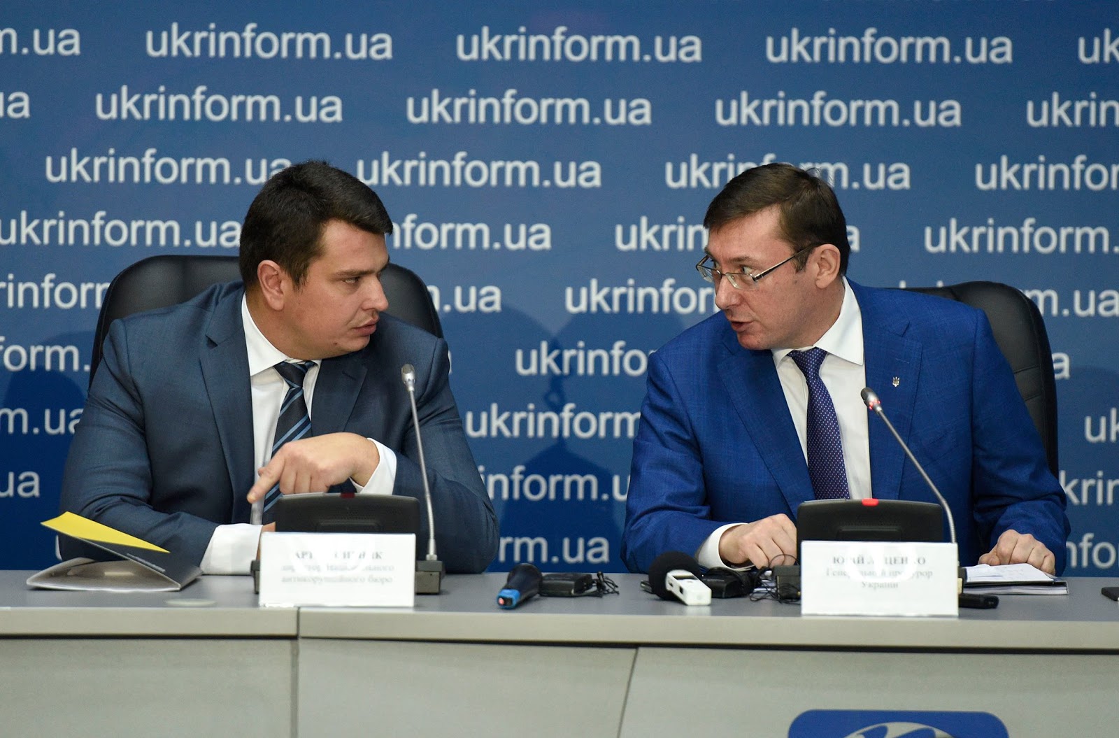“War of anti corruptionists” intensifies as Ukraine’s anti corruption bureau claims its sting operation thwarted by security service