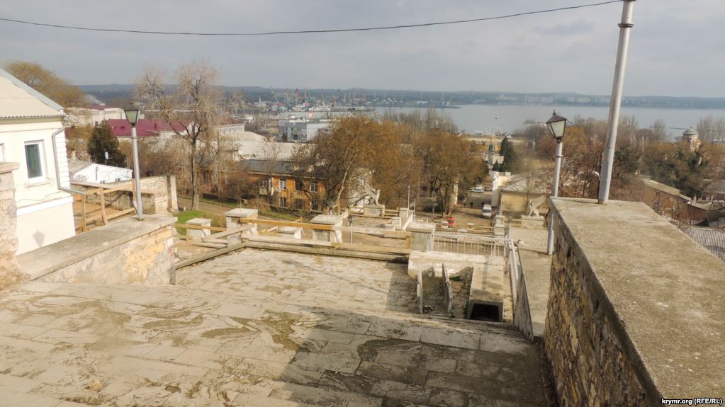 The Crimean Tatar Palace and other historic sites Russia is destroying in occupied Crimea ~~