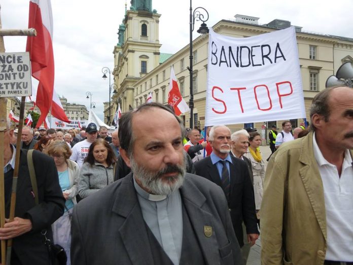 Putin's Falanga meet the Polish neofascists who tried to burn down a