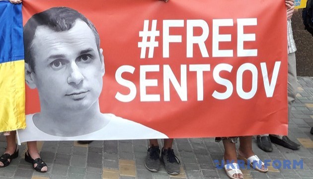 Will the Sakharov prize help free Oleg Sentsov?