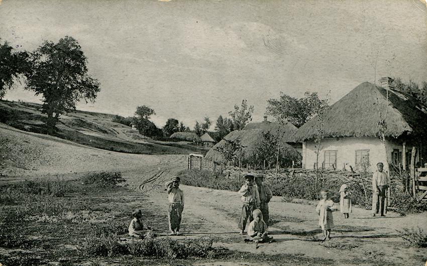 Rare postcards depict Ukrainian village life at turn of 20th century