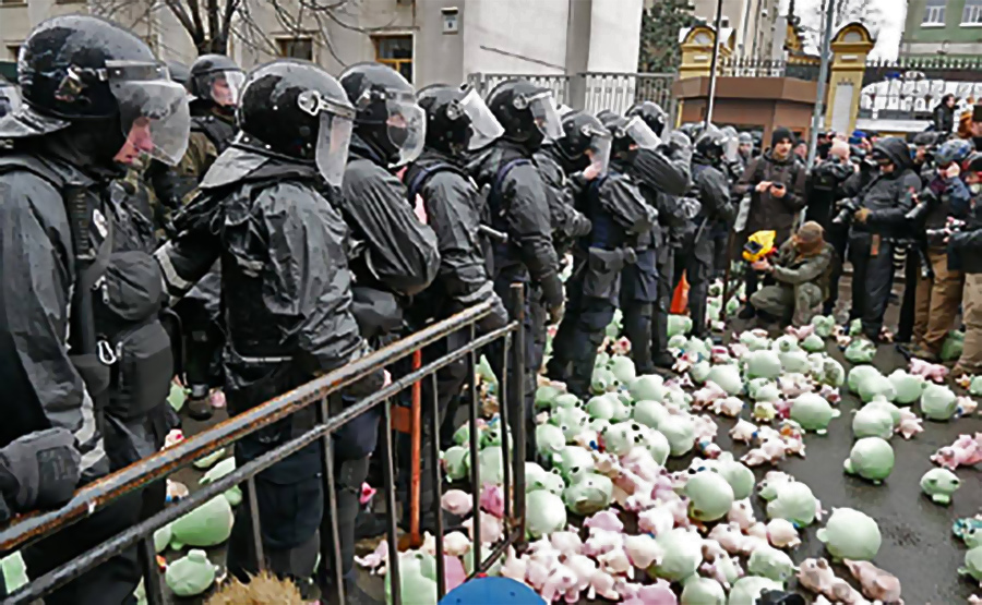 Election process in Ukraine more important than result: A guide to Ukraine's violent groups on the eve of the presidential election