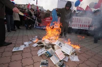 Russia-sanctioned burning Ukrainian-language books in occupied Crimea