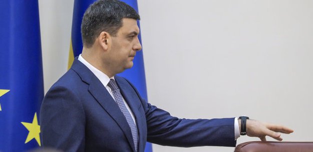 Prime minister resigns, Parliament is dismissed as Ukraine enters period of turbulence