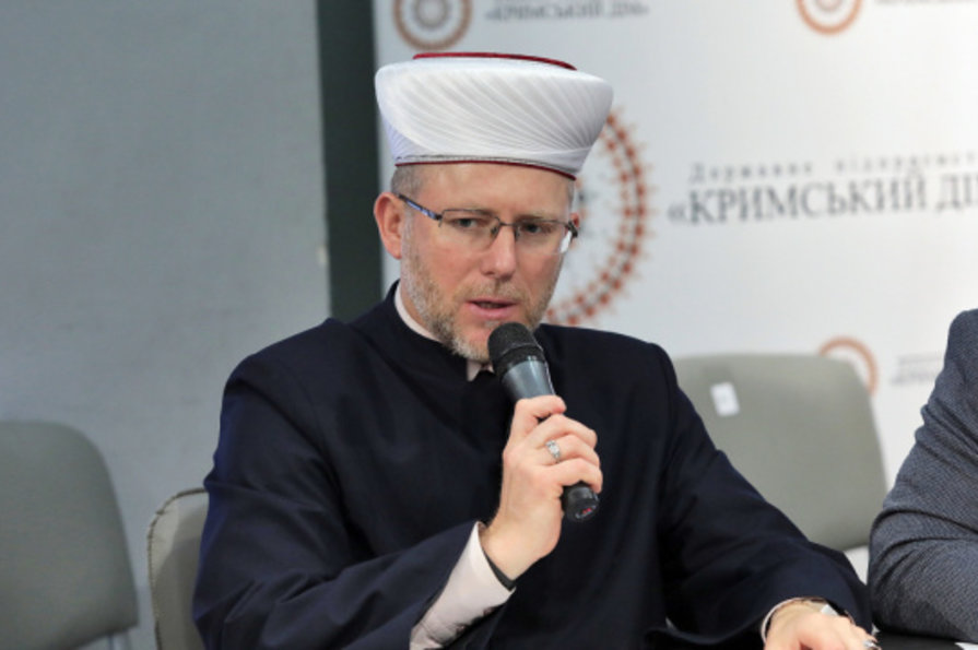 Mufti Said Ismagilov, the head of the Umma Muslim Spiritual Directorate of Ukraine, speaking at the Crimean House in Kyiv on May 7, 2019 (Photo: atr.ua)