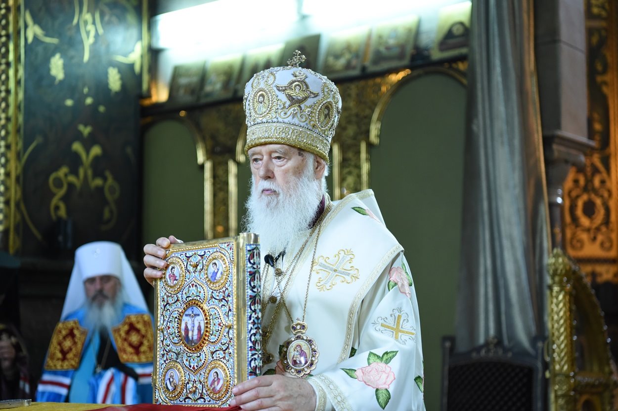 Honeymoon over for Orthodox Church of Ukraine as its “creator” goes into schism