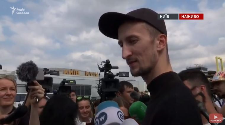 35 Ukrainian hostages of the Kremlin, including Oleg Sentsov, finally home. 86 still remain (UPDATING) ~~