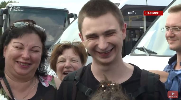 35 Ukrainian hostages of the Kremlin, including Oleg Sentsov, finally home. 86 still remain (UPDATING) ~~