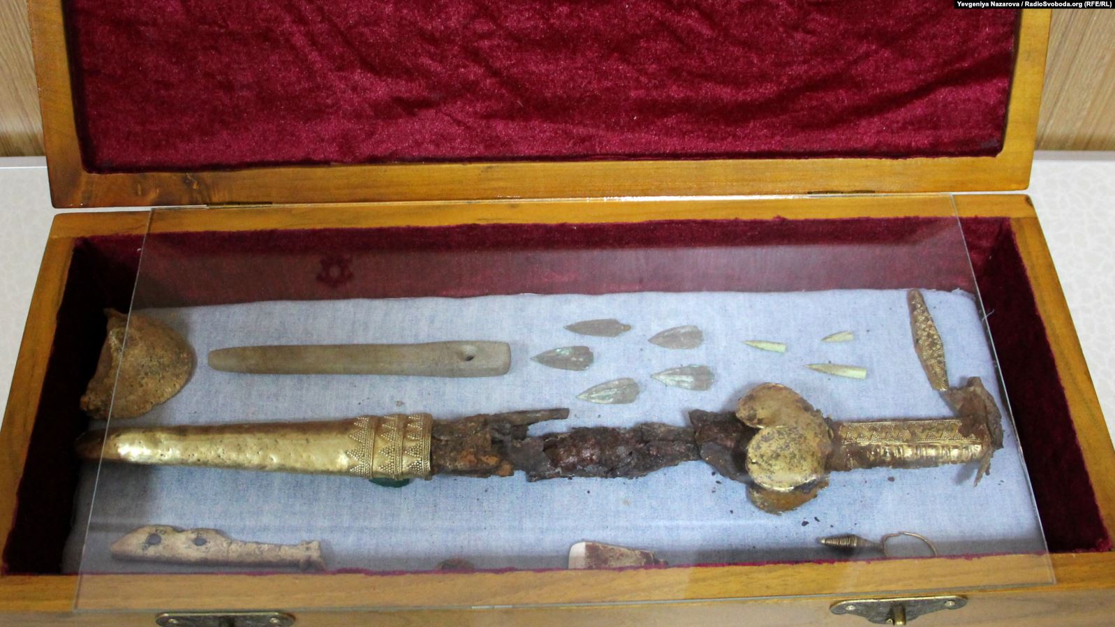 Gilded Scythian sword found on Mount Mamai in Zaporizhzhia Oblast