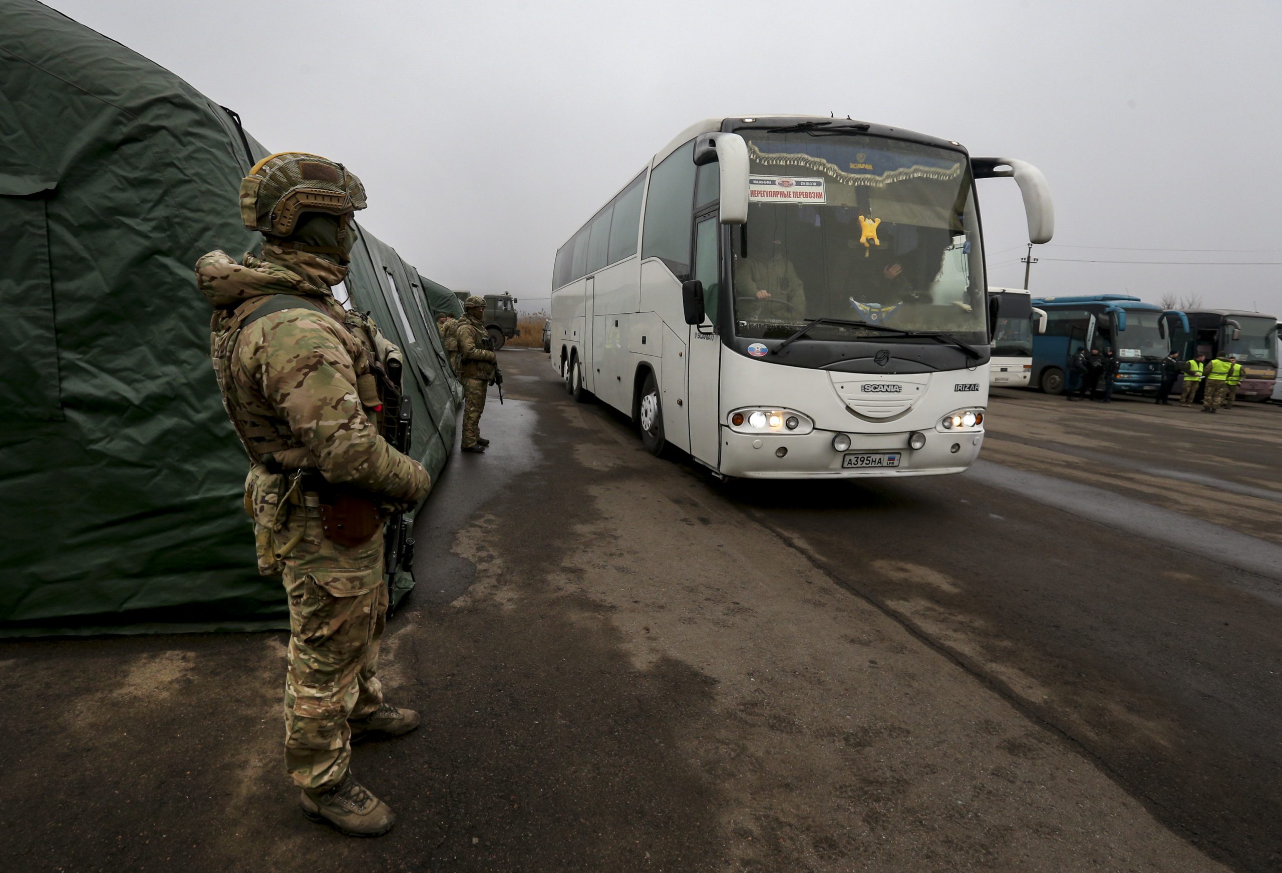 Ukraine swaps 127 prisoners including defendants of Maidan massacre to 76 Ukrainians held in occupied Donbas ~~
