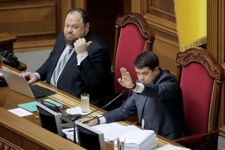 Impeachment, MP immunity, plastic bag ban, and Constitutional amendments. Ukraine’s latest major laws