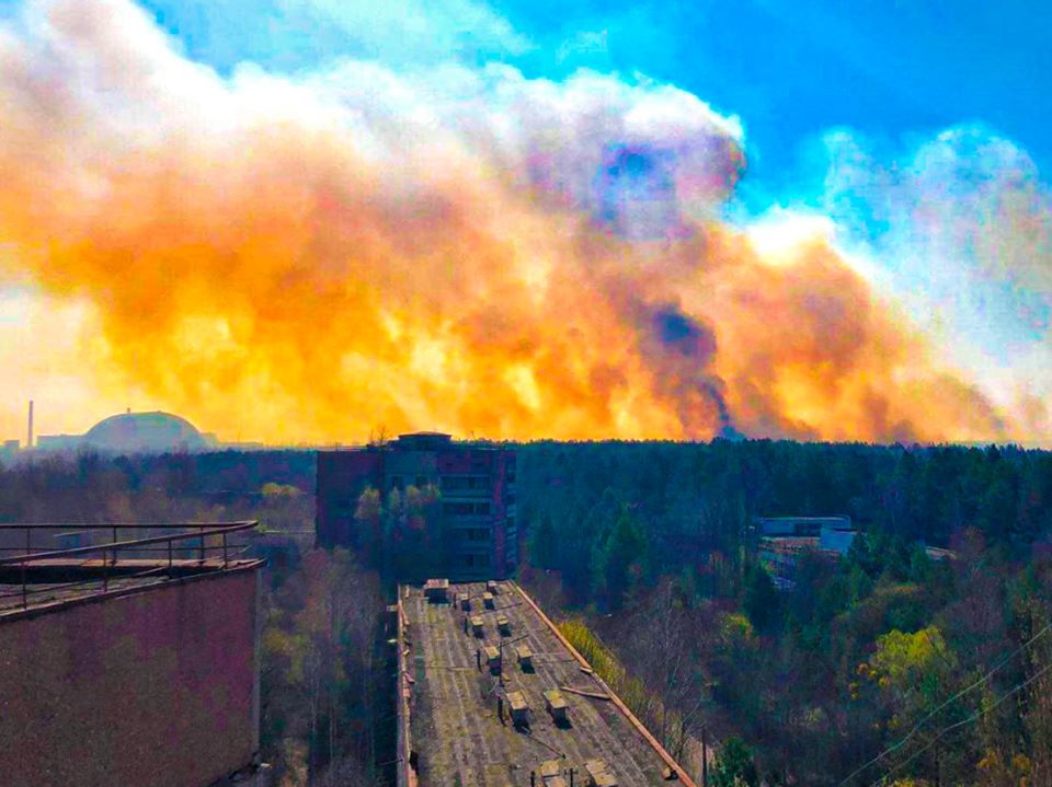 Chornobyl wildfires that raged for ten days near nuclear facilities extinguished, no radiation threat reported