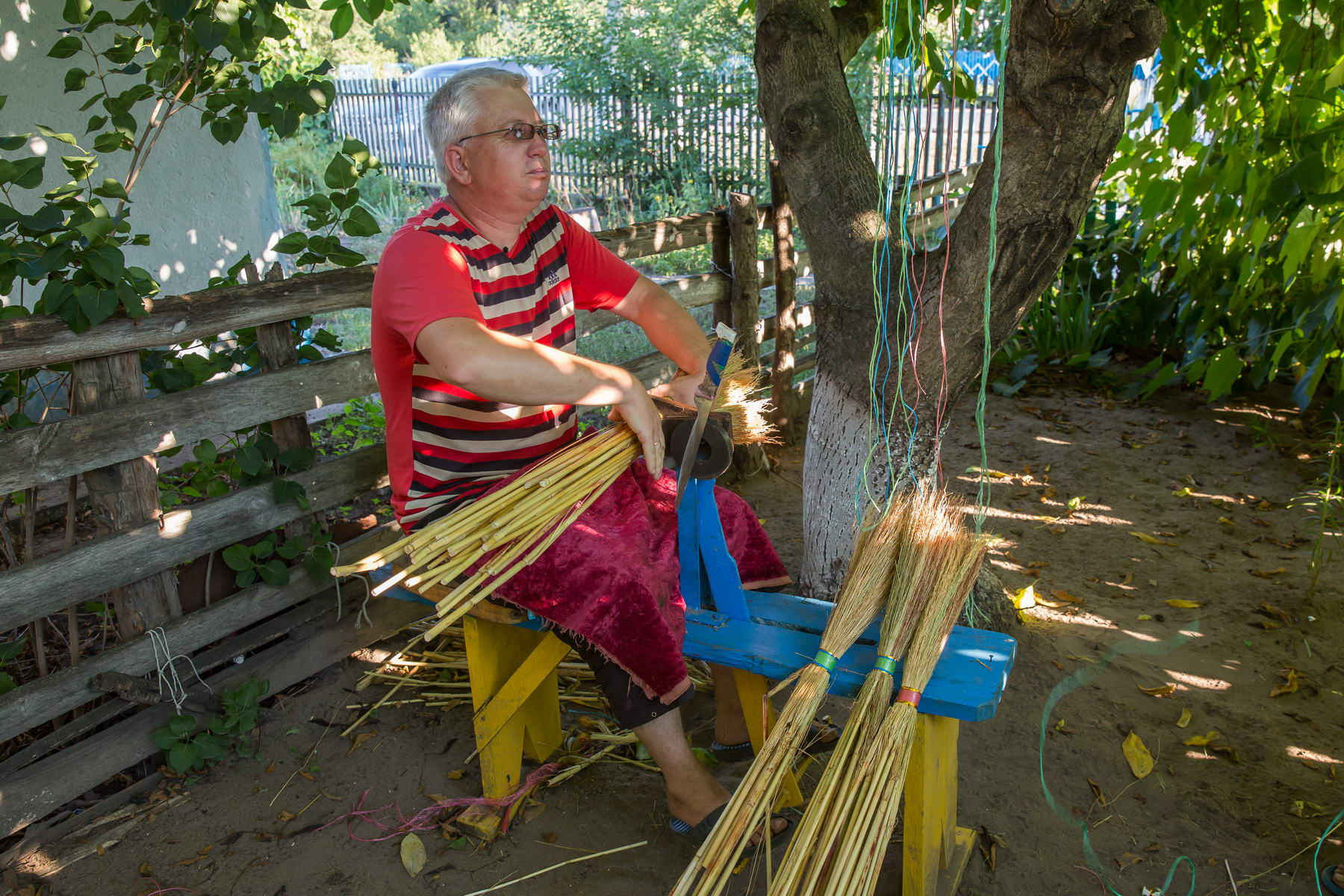 The village creating Ukraine’s eco friendly iconic brooms