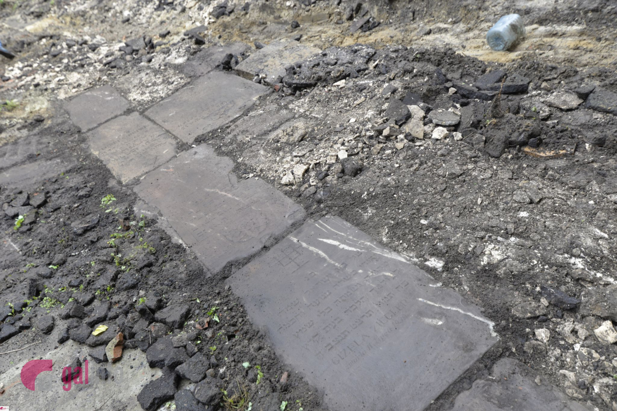 Jewish tombstones found in small courtyard of former NKVD headquarters in Lviv ~~