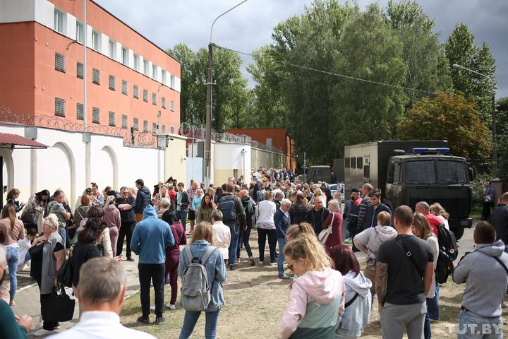 “It feels like we live in the Middle Ages.” Screams of tortured Belarusian protesters recorded near prison