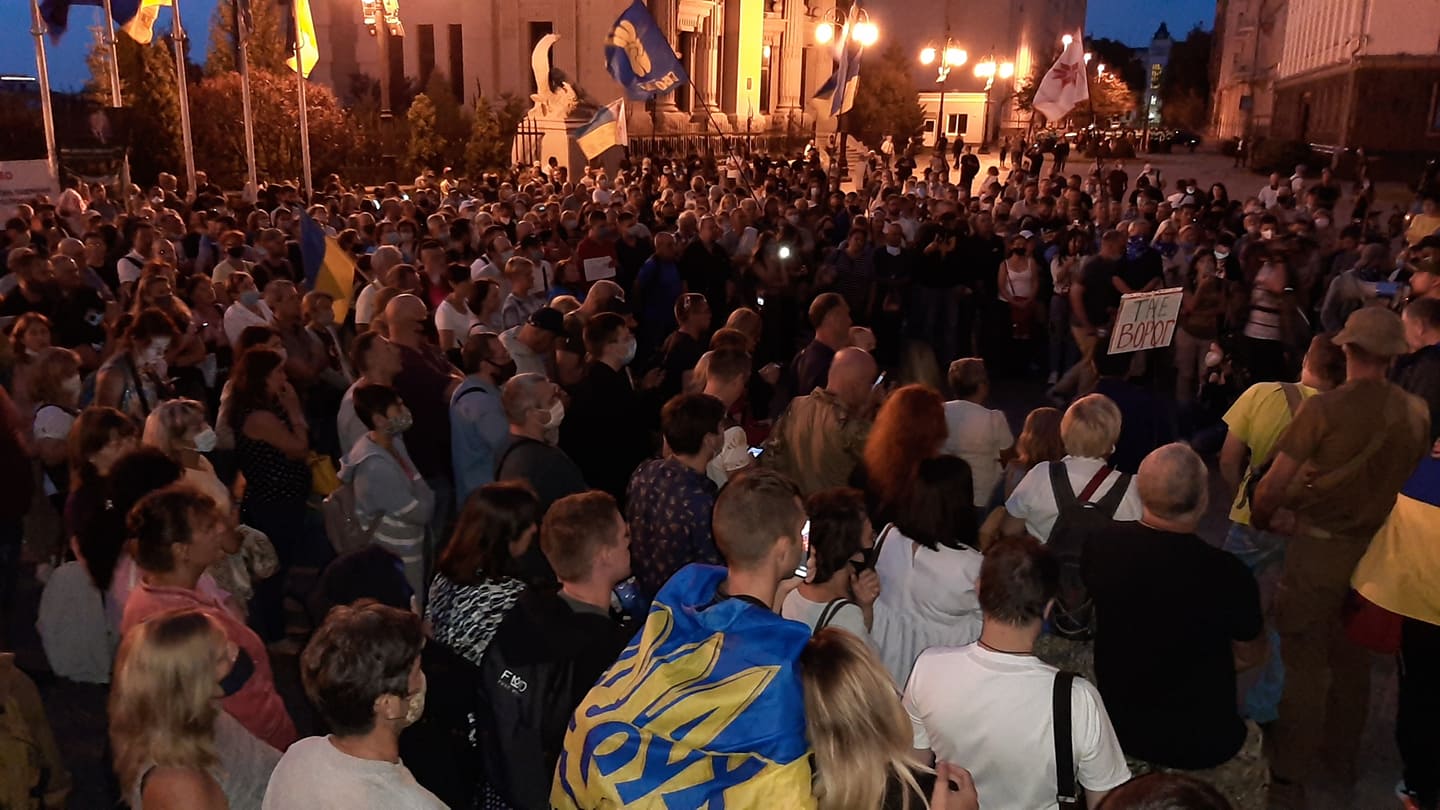 Planned inspection of Ukrainian positions by Russian controlled forces sparks protests