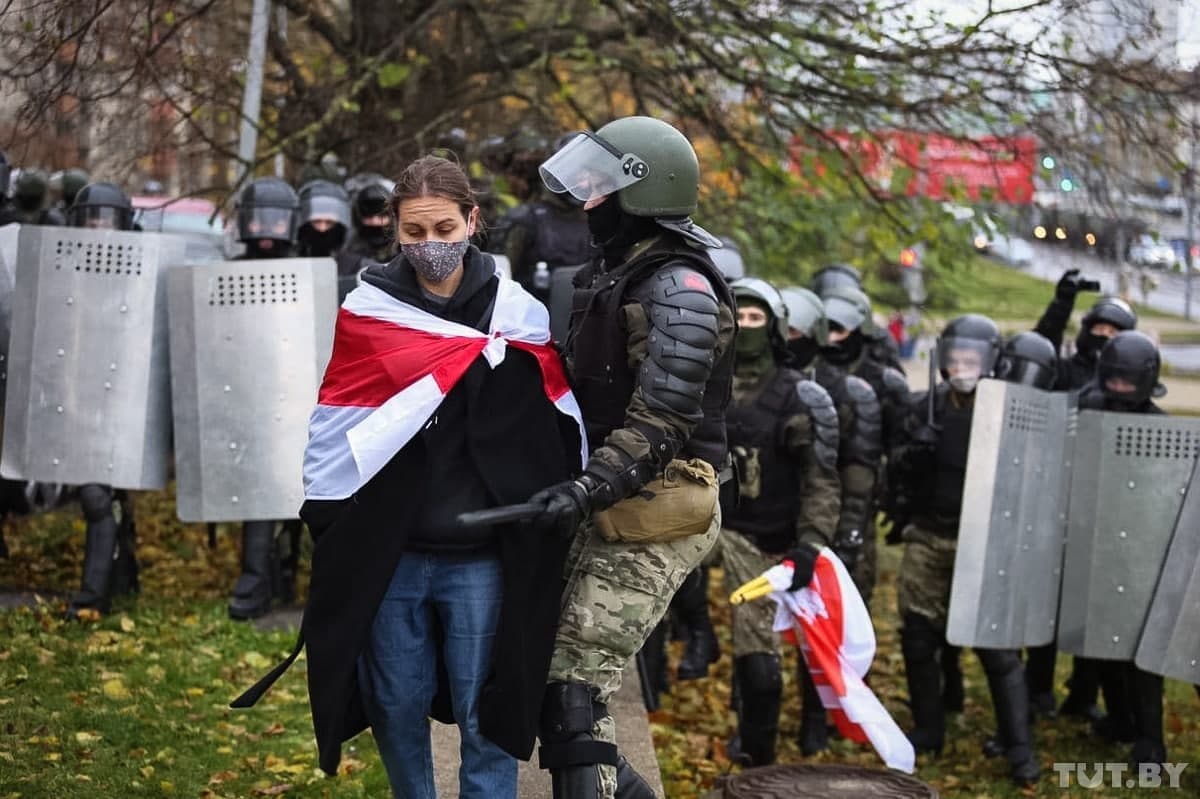 Lukashenka’s crackdown on protesters is increasingly brutal, over 1000 detained this Sunday ~~