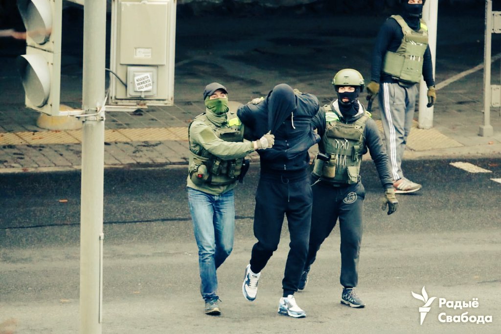 Lukashenka’s crackdown on protesters is increasingly brutal, over 1000 detained this Sunday ~~