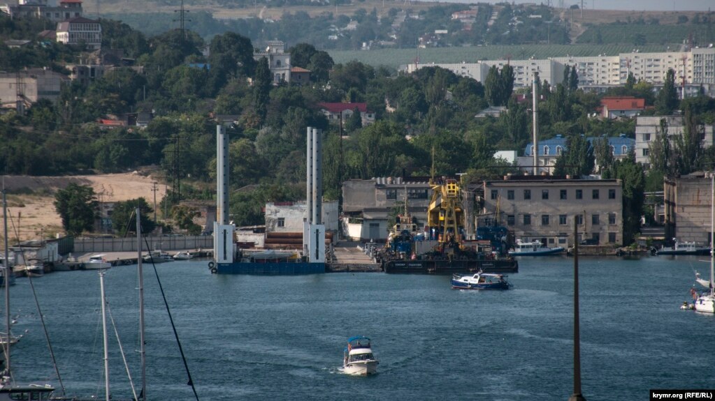 How German companies violated sanctions to bring Dutch sea platform to luxury marina in Crimea