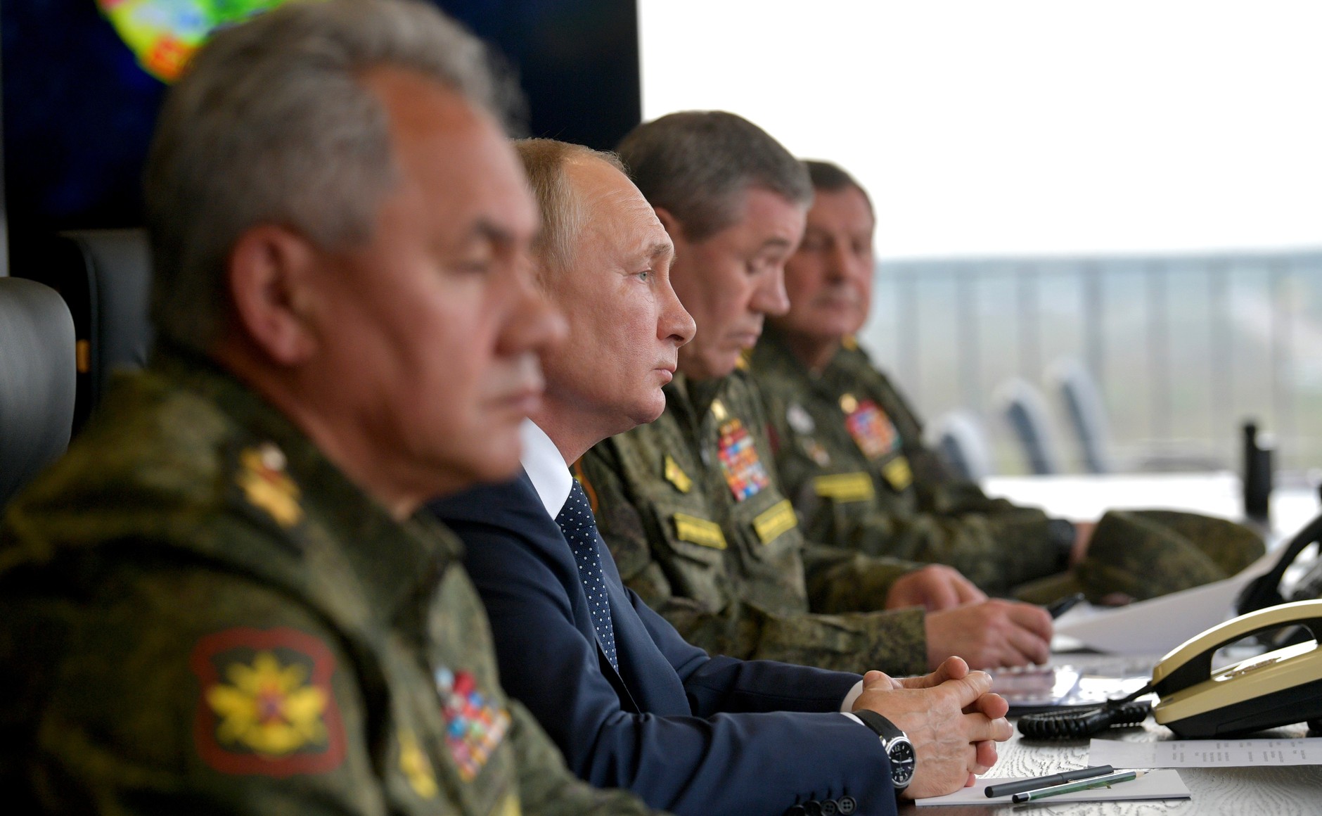 Vladimir Putin observes the Zapad-2021 military exercises on the Mulino polygon. Photo: Kremlin.ru