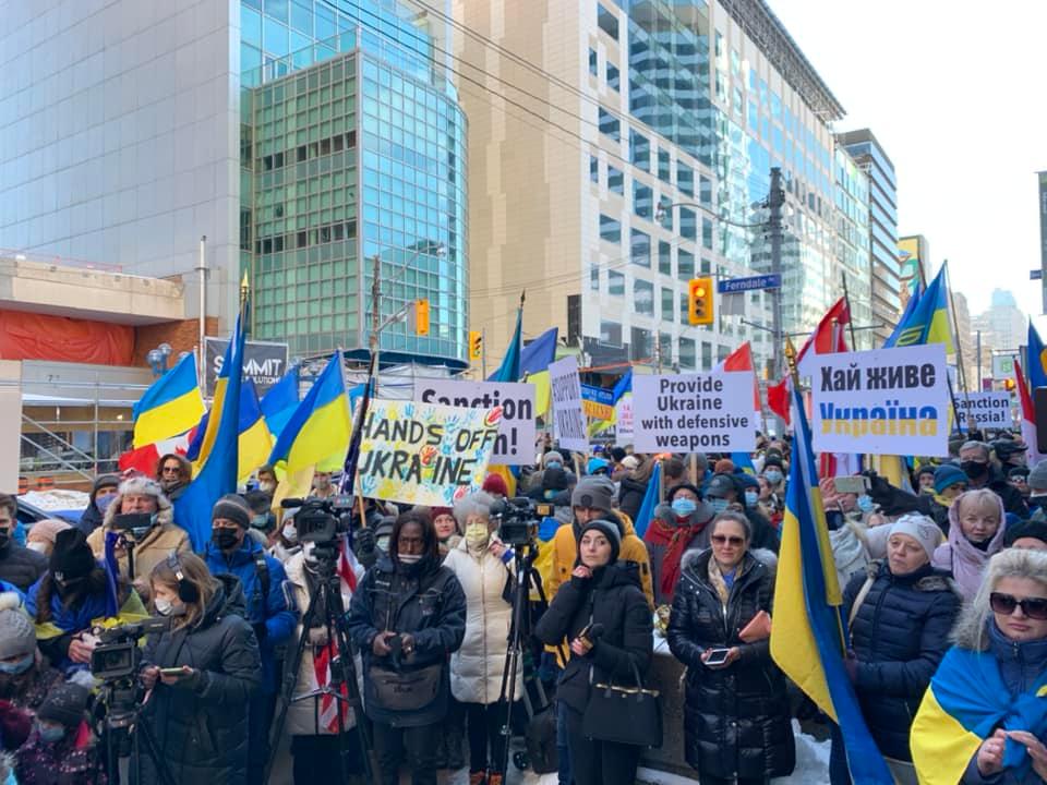 #StandWithUkraine rally in Toronto, Canada on 6 February 2022. Source ~
