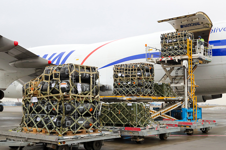 The 15th shipment of the US military aid to Ukraine since the beginning of the year. Boryspil, 11 February 2022. Photo: Twitter/USEmbassyKyiv ~