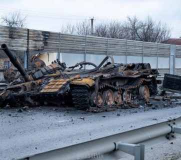 One of the invading Russian tanks destroyed in the Russo-Ukrainian War (2014-present). Ukraine, March 2022 (Photo: Maks Levin)