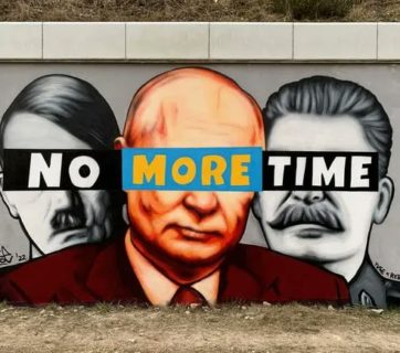 Hitler, Putin, and Stalin are now part of the same company on a mural in Gdansk. Credit: rmf24.pl