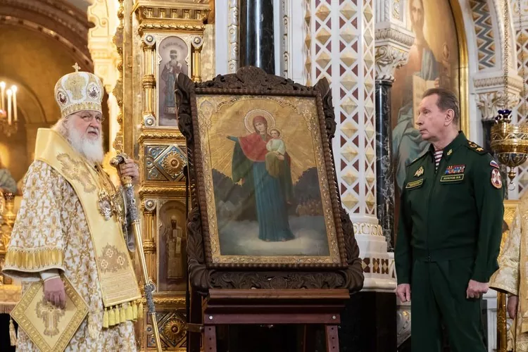 Kirill blesses war Russian World