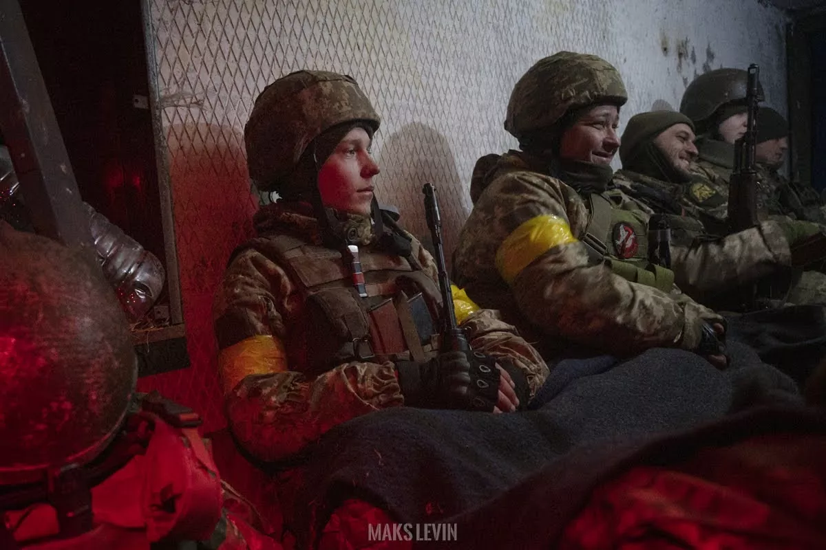 Ukrainian defenders resting between fights. The Russo-Ukrainian War (2014-present). March 2022 (Photo: Maks Levin)