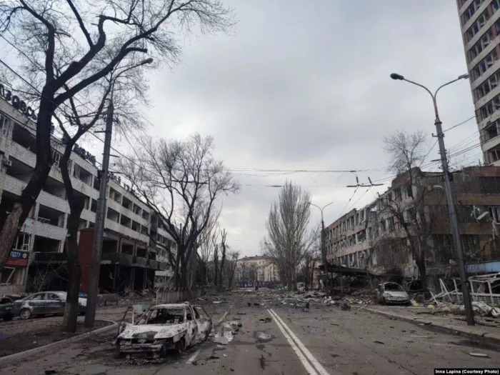 Mariupol bombed by Russia
