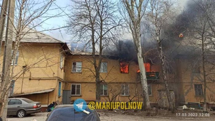 Fire caused by Russian shelling in a residential house at Pashkovskoho St, Mariupol. Source ~
