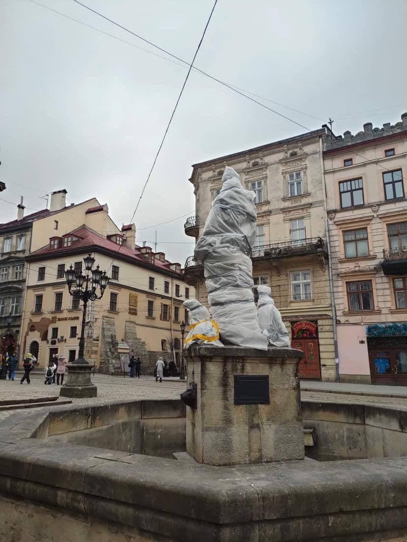 Lviv hides cultural heritage in face of Russian attack