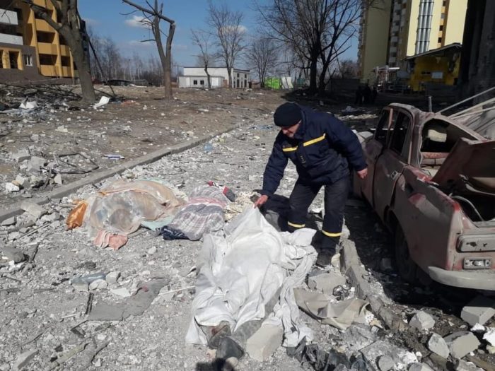 70% of Chernihiv destroyed as Russian troops retreat & civilians leave bomb shelters