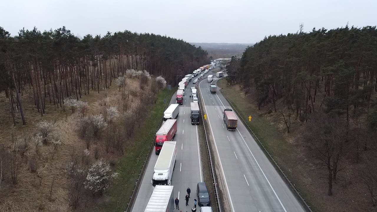 Trucks with goods from Germany were blocked on the A2 highway between Germany and Poland. ~