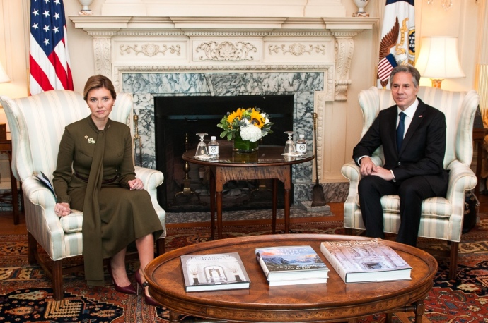 Ukraine’s First Lady Zelenska on high-profile trip to USA, meets Blinken ~~