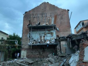 Kharkiv residential areas ruined after Russian missile strike from Belgorod (PHOTOS) ~~
