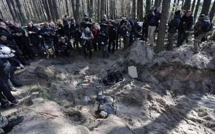 Mass grave Bucha Ukraine 