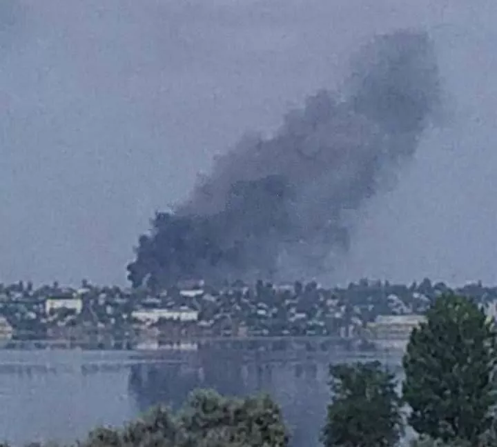 Fire at a machine-building factory in Beryslav, Kherson Oblast, used as military base by the Russian forces after a Ukrainian missile strike. 28 August 2022. Source ~