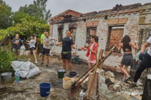 City hipsters repair villages destroyed by Russian occupiers for fun ~~