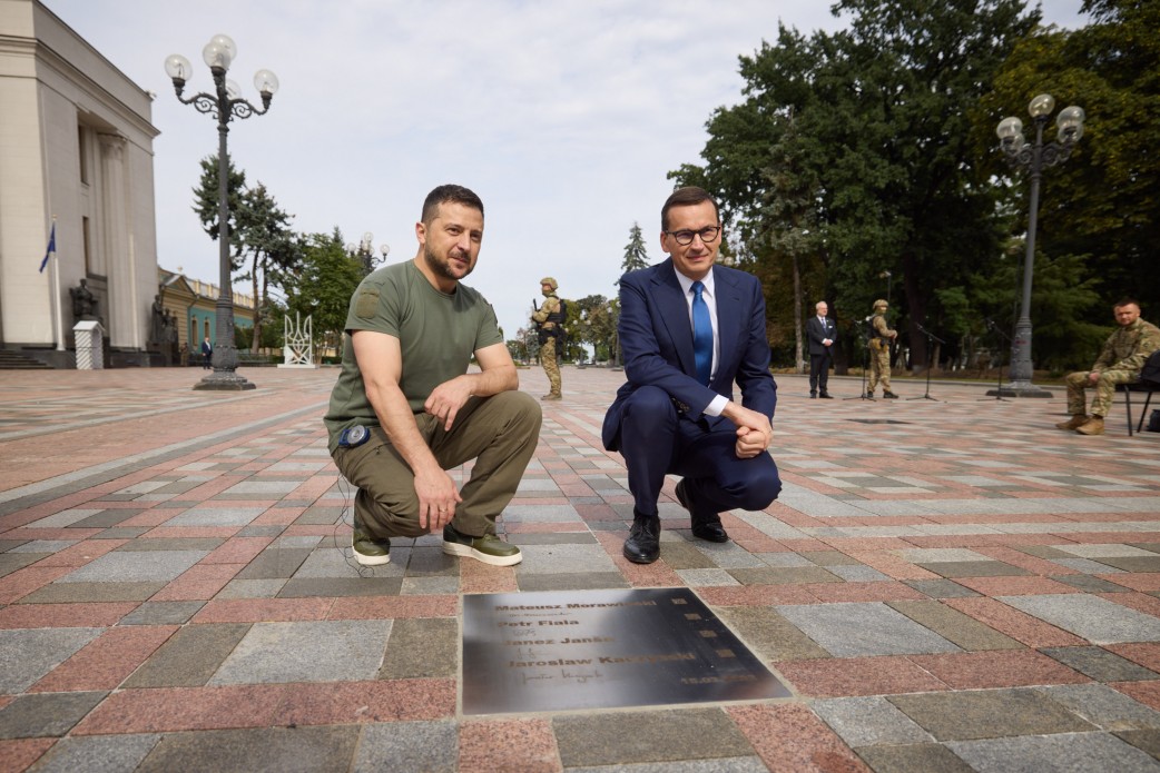 Statesmen of Latvia, Poland, Czechia, Slovenia honored on Kyiv Alley of Courage