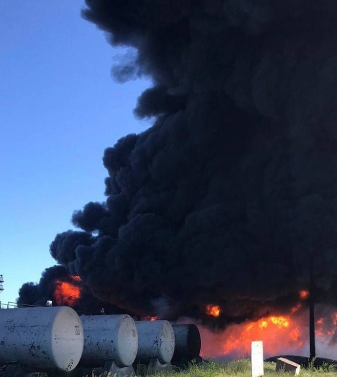 Oil depot is on fire again after Russia’s strike on Kryvyi Rih