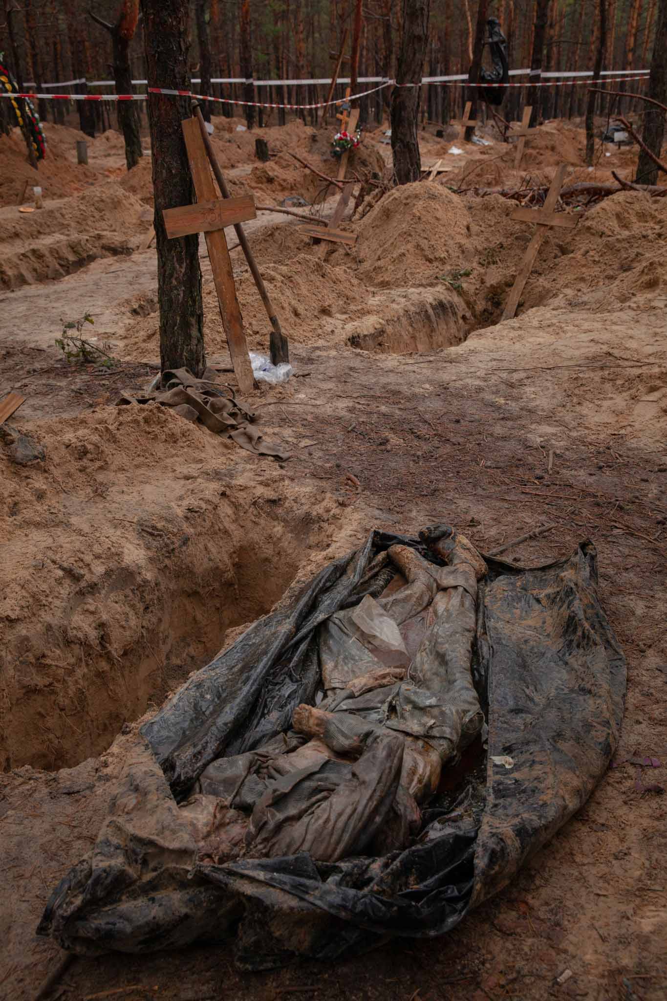 Mass grave Izyum Kharkiv region Ukraine