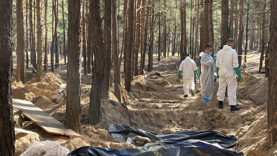 Bodies of 320 civilians, 18 soldiers exhumed in de occupied Izium, exhumation continues – prosecutor’s office