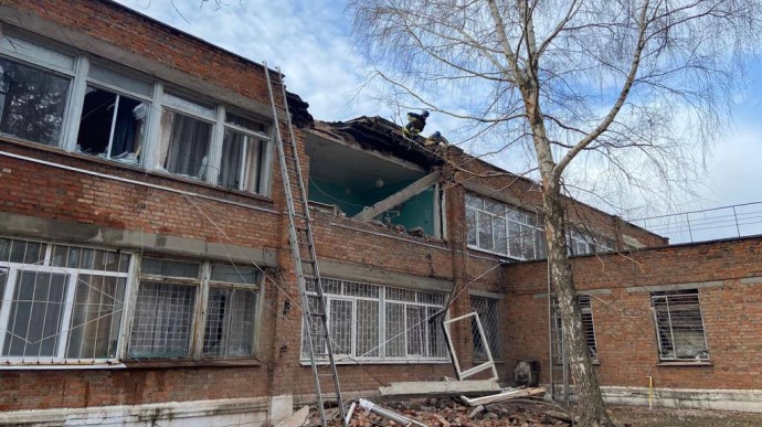 Russian forces shell hospital, kill teenager in northern Ukraine