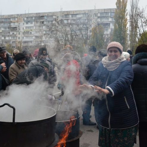 Kherson cooking on the streets