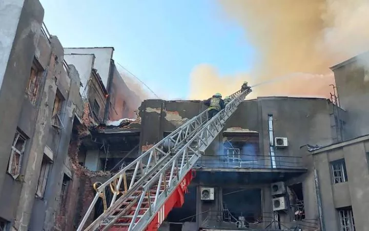 ballistic missile hit kharkiv dormitory firefighters fire