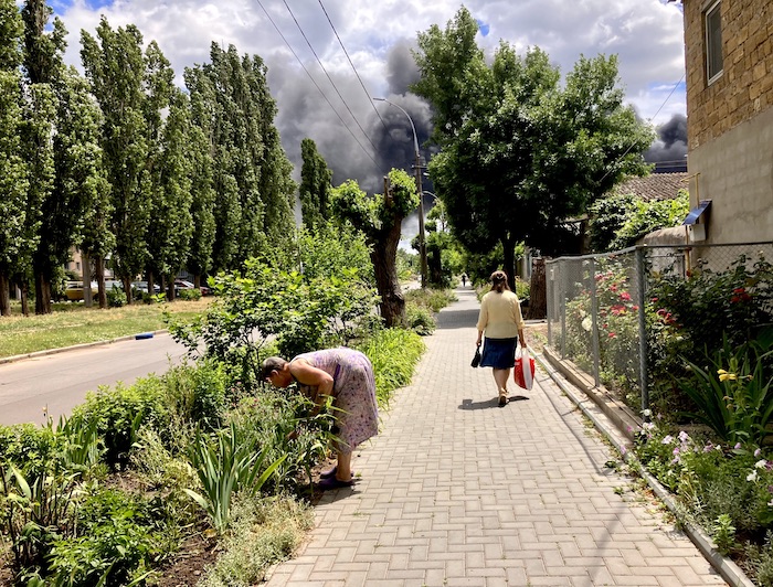 Bombardment of Mykolaiv. 22 June 2022. Photo by Zarina Zabrisky. ~
